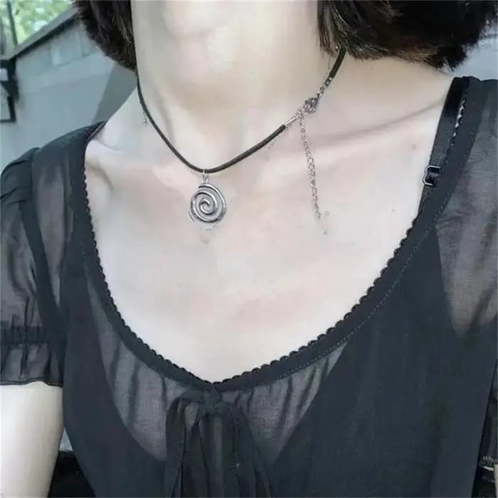 Collier avec pendentif Vortex en spirale Vintage pour femmes