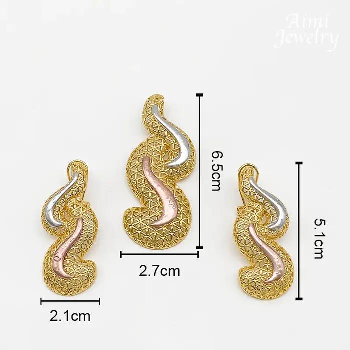 Ensemble de bijoux plaqué or 18 carats avec collier et boucles d'oreilles pour femmes occasions spéciales soirée anniversaire mariage