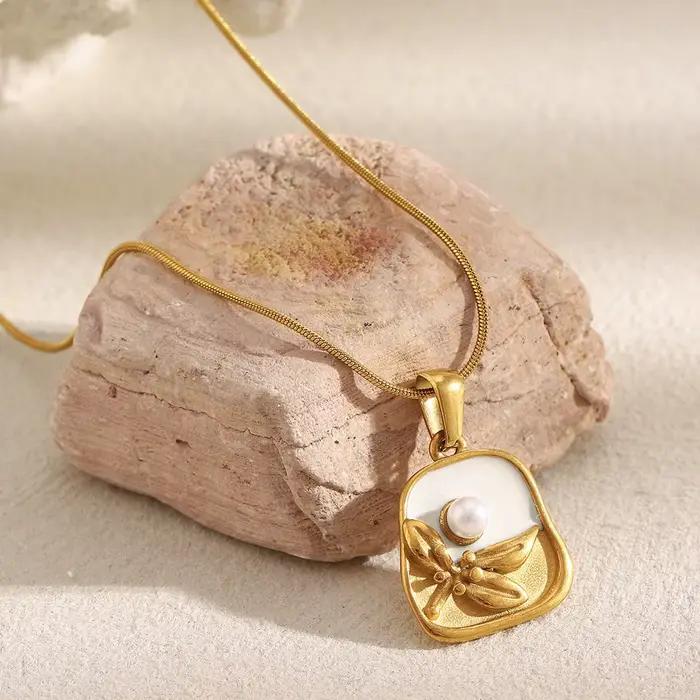E.B.belle – collier à breloques en forme de fleur en émail, Style Vintage, en acier inoxydable plaqué or 18 carats, bijoux de cou pour femmes et filles