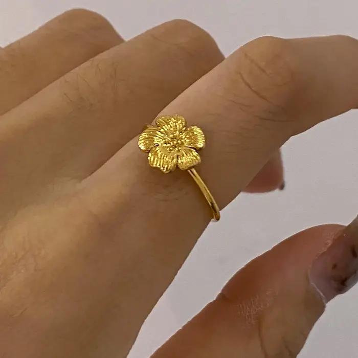 Ensemble de bagues minimalistes plaqué or 18 carats pour femmes, acier inoxydable, design floral, idéal pour soirées et occasions spéciales