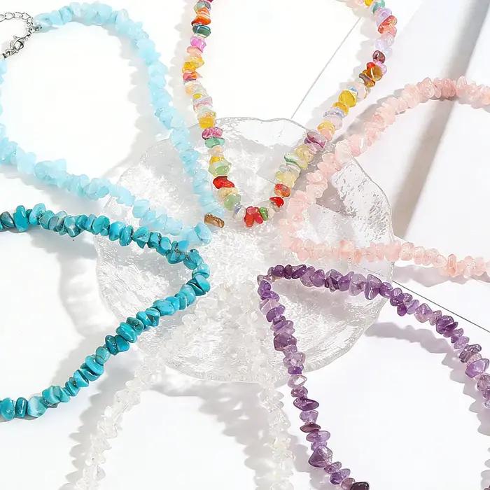 Collier ras du cou en pierres naturelles turquoise et perles de cristal pour femme