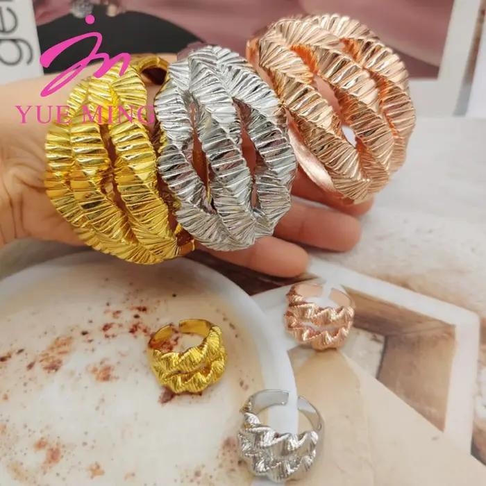 Ensemble de bijoux plaqué or pour femmes, bracelet à breloques, bague élégante, cadeau pour mariage, occasions spéciales et professionnels