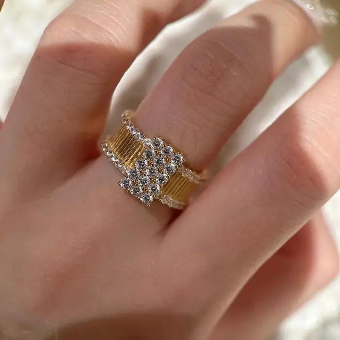 Bagues carrées de luxe légères pour femmes, rétro classique, incrustation de diamant, design unique, bague exquise, bijoux cadeau pour banquet de mariage