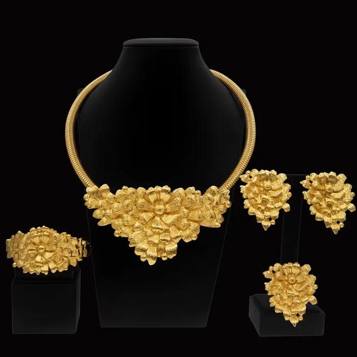 Bijoux plaqués or pour femmes