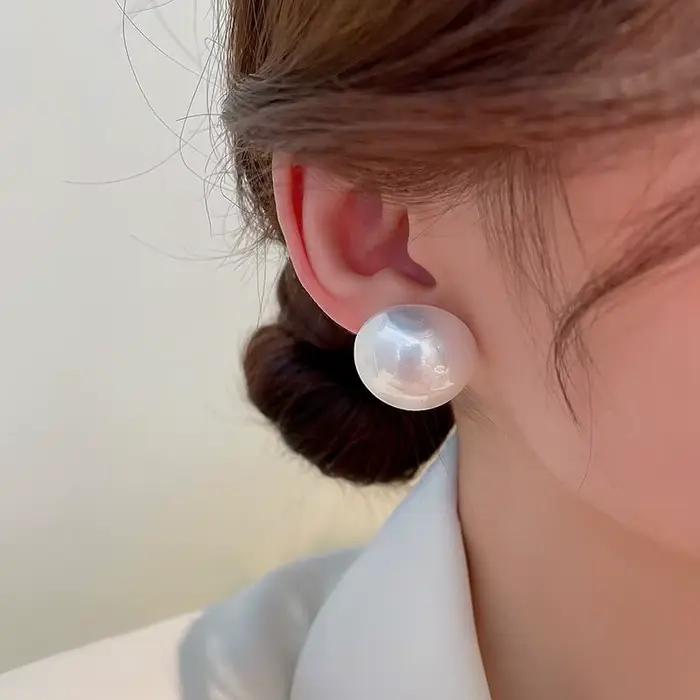 Boucles d'Oreilles en Perle Simulée Rondes pour Femmes Occasions Spéciales Mariage Anniversaire Cadeau Chic Minimaliste