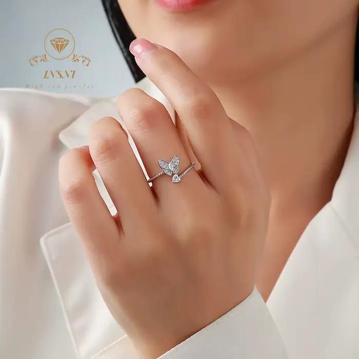 Bague en argent sterling S925 avec moissanite, motif papillon et cœur, ouverte et polyvalente, bijou de luxe léger et abordable, idéale pour le quotidien