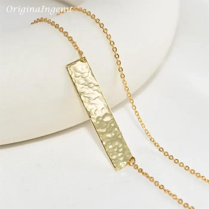 Collier en or jaune clair et argent sterling classique pour femme occasions spéciales collier personnalisé avec pendentif durable et élégant pour tous les jours et soirées