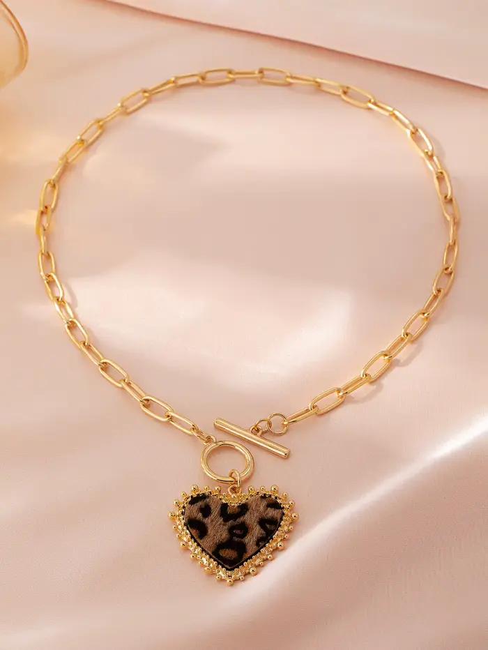 Collier avec pendentif en forme de cœur imprimé léopard, élégant, à la mode, de luxe léger et haut de gamme