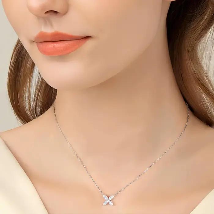 Ensemble de bijoux en Moissonite en forme de papillon pour femmes, collier en argent Sterling 925 et boucles d'oreilles pour occasions spéciales bijoux finement travaillés élégance romantique et moderne GRA