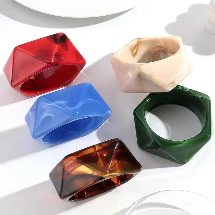 Bracelet tendance en résine épaisse à facettes géométriques irrégulières pour femmes