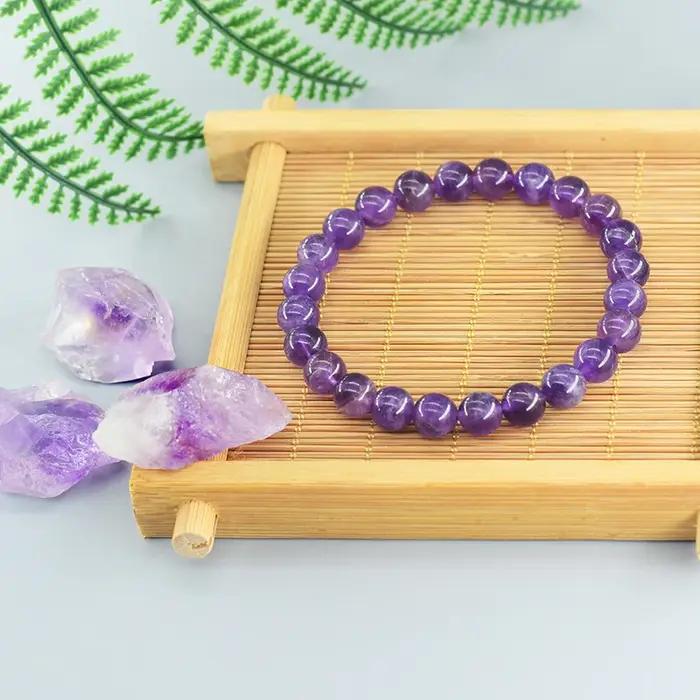 Bracelet en améthyste naturelle purifiante pour femmes, élégant bijou de pierre semi-précieuse, bracelet apaisant pour la tranquillité mentale et physique, pour mères, sœurs, amies et occasions spéciales