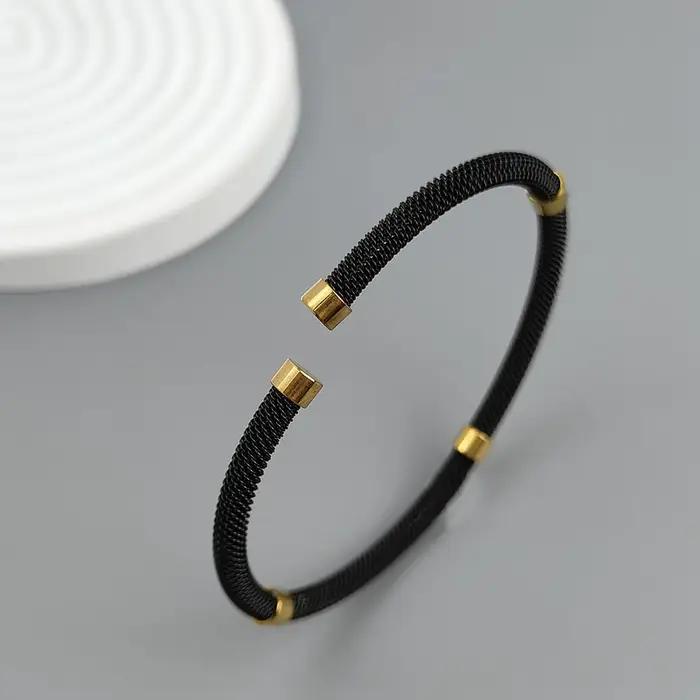 Charmant bracelet en maille tressée en acier inoxydable plaqué or 18 carats pour femmes