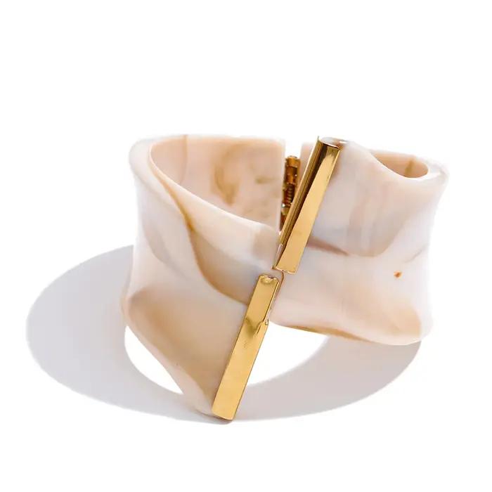Bracelet en acier inoxydable Yhpup avec finition or et design géométrique multicolore pour femmes occasions spéciales