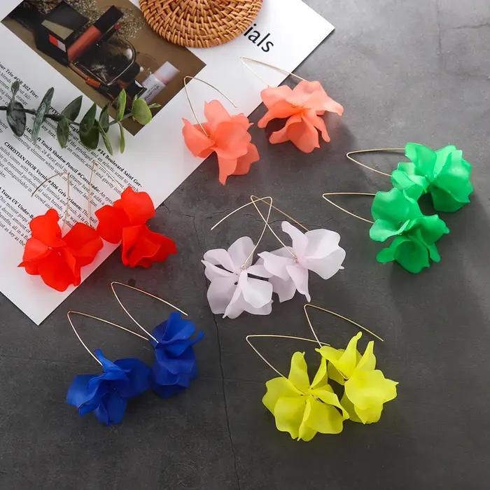 Boucles d'oreilles bohèmes longues en résine fleur pétale à la main pour femmes occasions spéciales style unique cadeau mode