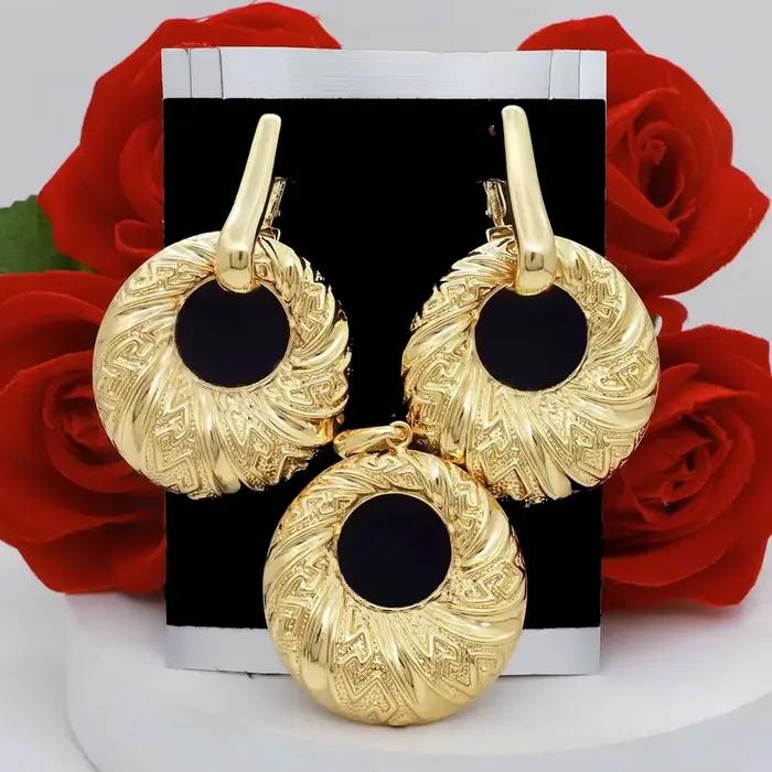 Offre Spéciale – Boucles d'oreilles et pendentif de collier plaqués or 18 carats