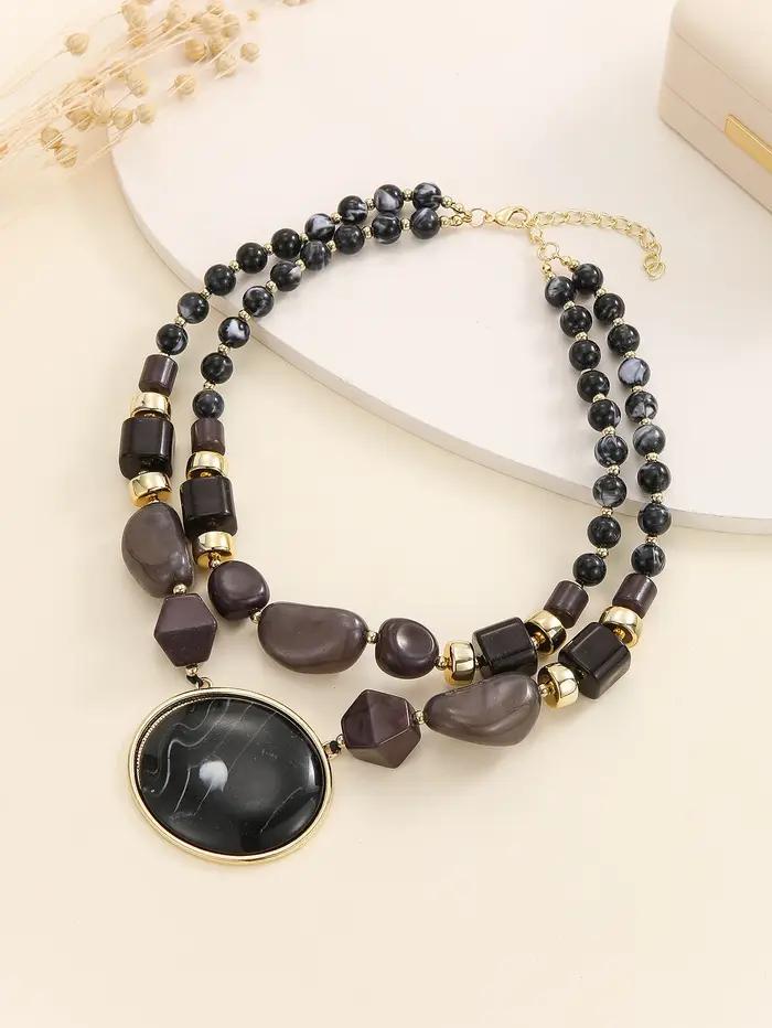 Collier multi-rangs résine acrylique perles ambre noir pendentif or jaune clair bijoux femmes accessoires uniques occasions spéciales tous les jours