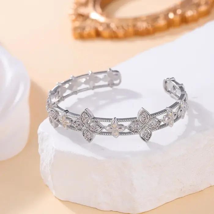 Bracelet manchette fantaisie feuille de trèfle