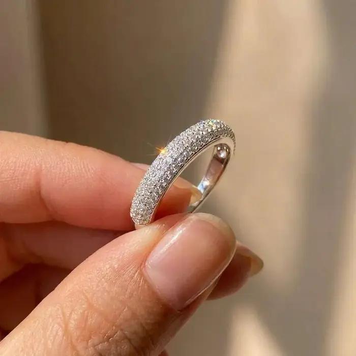 Bagues pour femmes en argent sterling 925 avec demi-diamants CZ
