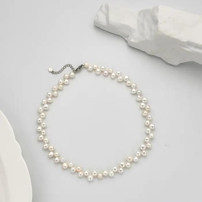 Collier ras du cou en perles d'eau douce naturelles pour femmes et filles cadeau exquis et populaire bijoux en perles à trois et à sept trous occassions spéciales