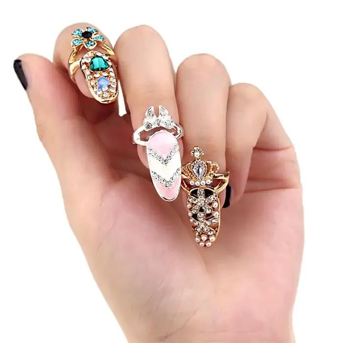 Bague à ongles en cristal et strass pour femmes