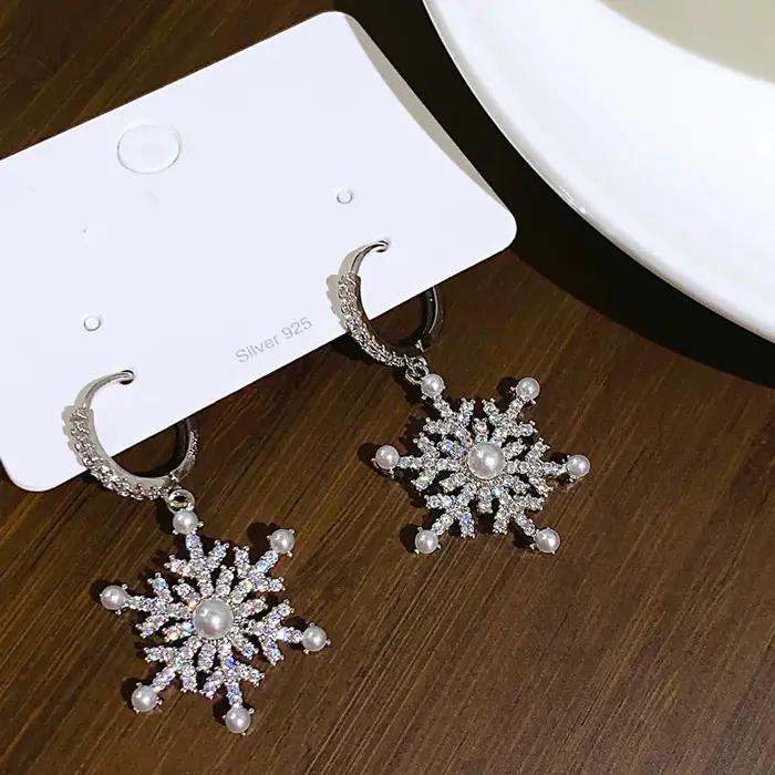 Boucles d'oreilles à flocons de neige en cristal scintillant pour femmes bijoux de fête du nouvel an élégants occasions spéciales