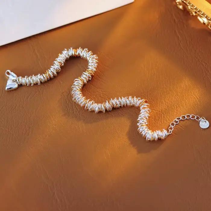 Bracelet fin en perles d'argent écrasées, mini breloque cœur 3D, accessoire simple, bijou de poignet unique, cadeaux d'anniversaire pour femmes, tenue de rendez-vous