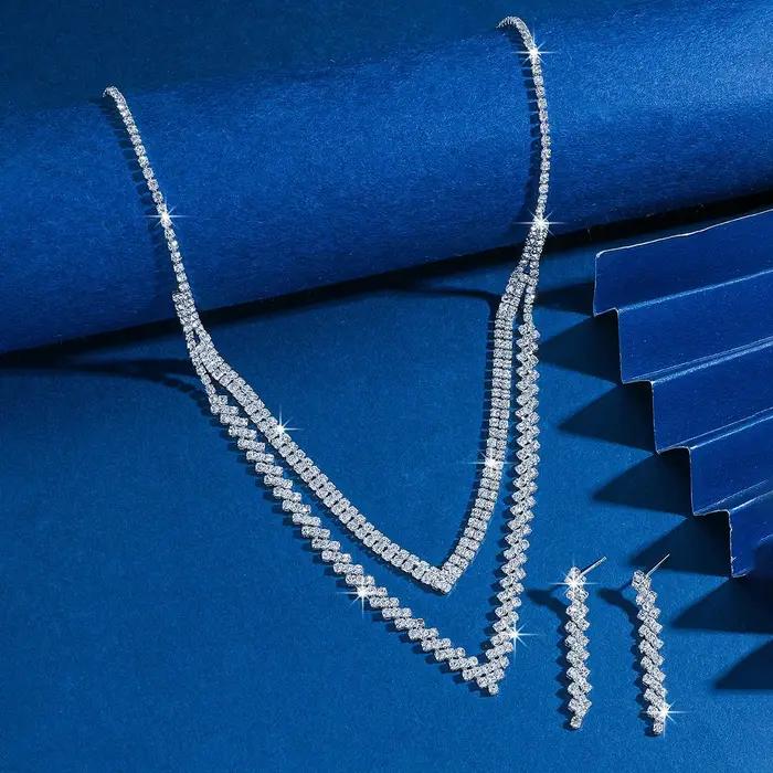 Ensemble de bijoux collier et boucles d'oreilles en zircone cubique doré style classique pour femmes occasions spéciales