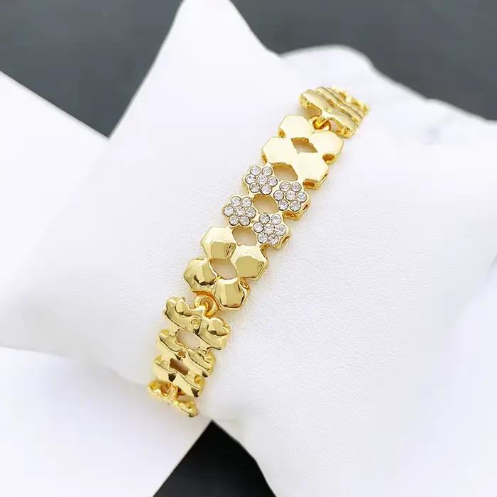 Ensemble de bijoux doré pour femmes collier boucles d'oreilles bague bracelet mode occasions spéciales