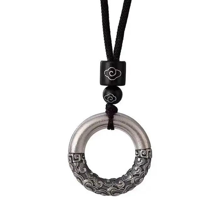 Pendentif Cercle Doré Rétro pour Hommes et Femmes Bijou Vintage avec Boucle de Sécurité Collier Style National Xiangyun Occasions Spéciales