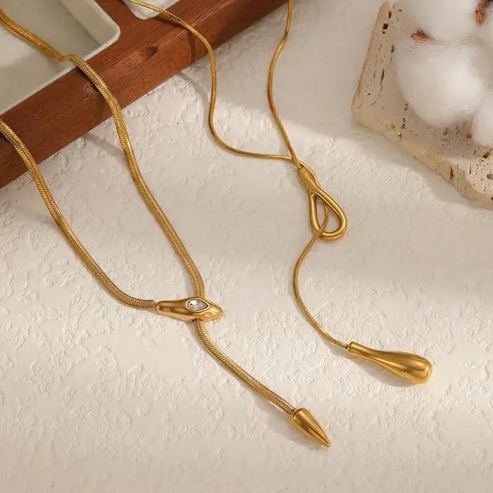 Collier queue de serpent en acier inoxydable plaqué or 18 carats style néo-gothique pour femmes occasions formelles bijoux empilables
