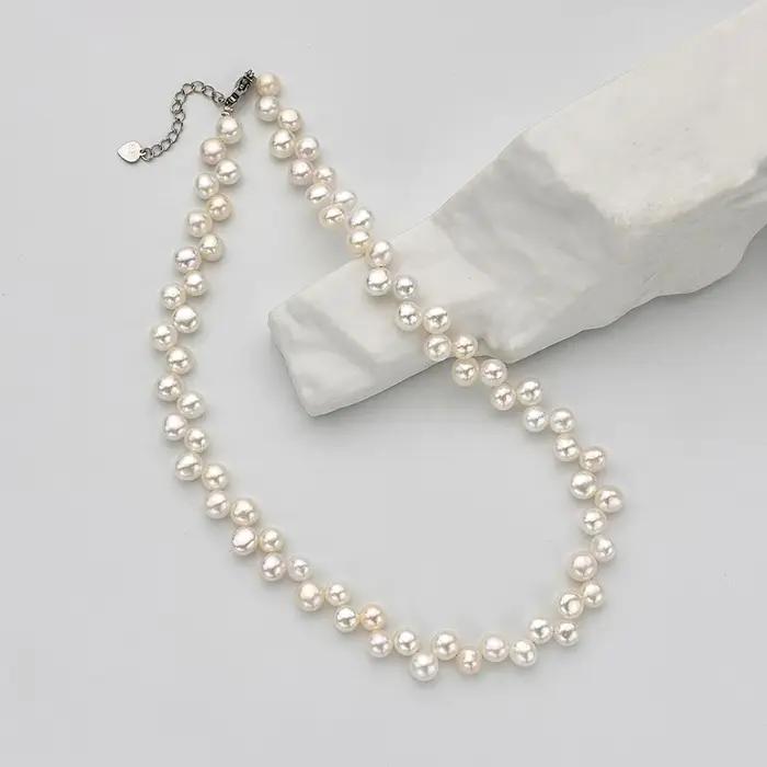 Collier ras du cou en perles d'eau douce naturelles pour femmes et filles cadeau exquis et populaire bijoux en perles à trois et à sept trous occassions spéciales