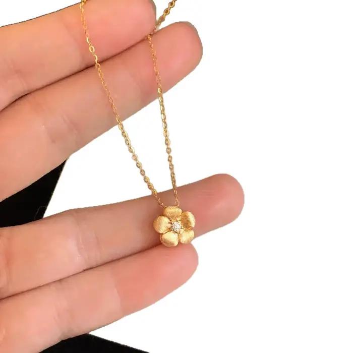 Nouveau collier pendentif fleur petite en or antique avec diamants