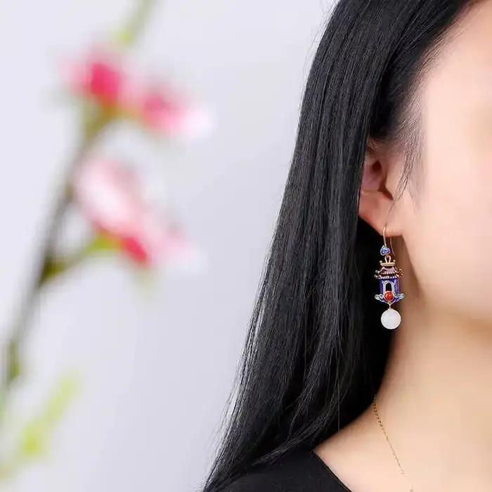 Boucles d'oreilles exquises et luxueuses en forme de cour pour femmes, bijoux en porcelaine de style rétro Hetian jade émail, artisanat Hanfu