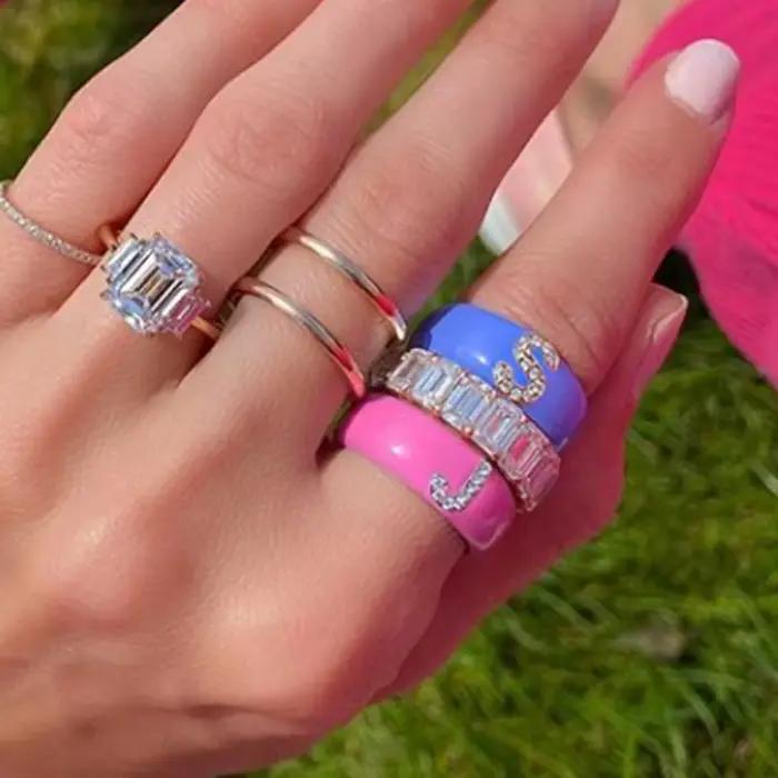 Rose Bleu Émail 26 Alphabet Lettre Bande Anneau Pour Les Femmes Initiales A-Z Lettre Émail Coloré CZ Anneaux Bijoux De Fiançailles