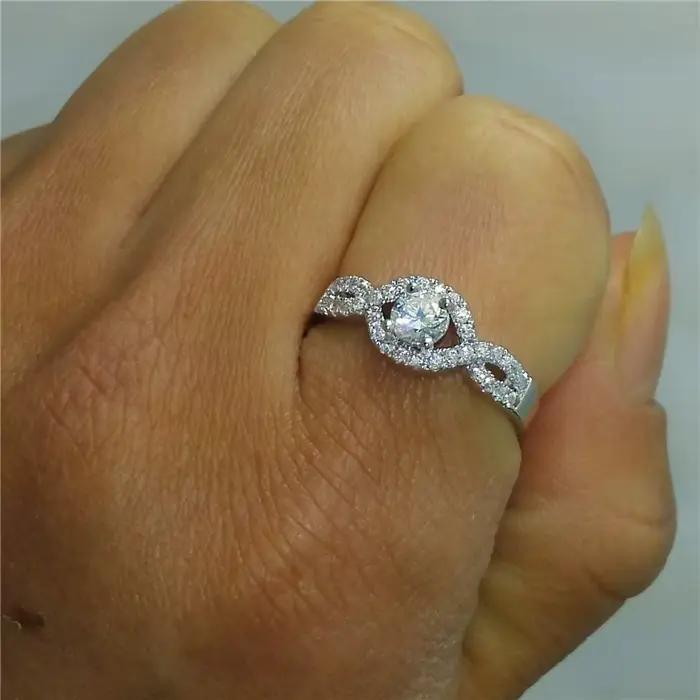 Bague en diamant de laboratoire rond en or 10 carats pour femme