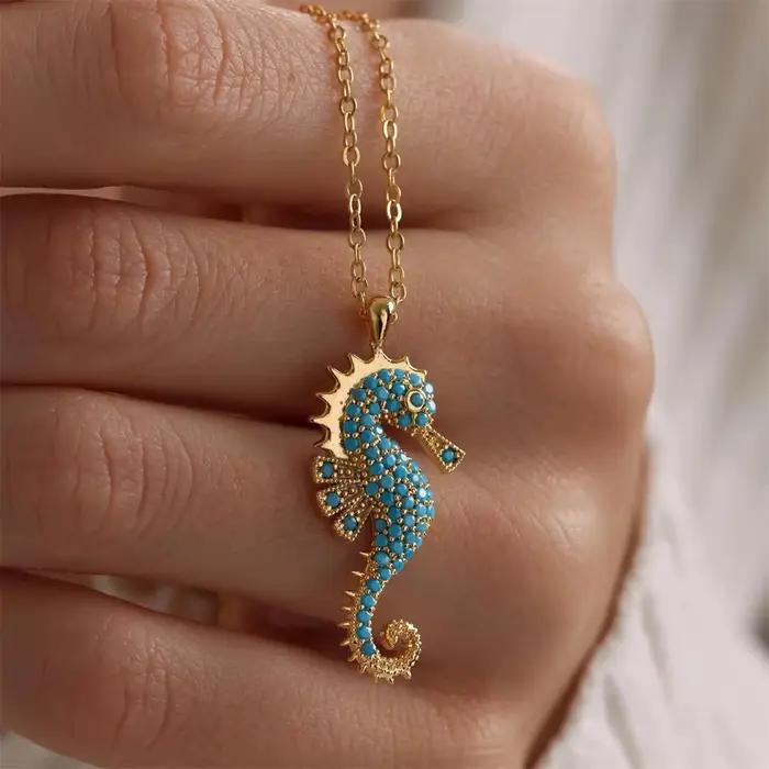 Collier pendentif hippocampe acier inoxydable plaqué or avec incrustation de zircon bijoux femme style classique pour occasions spéciales
