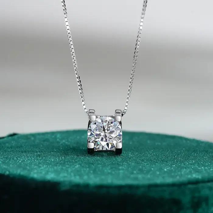 Ensemble de bijoux en moissanite 1 carat couleur D VVS avec bague, boucles d'oreilles et collier en argent sterling 925 pour mariage femme occasions spéciales