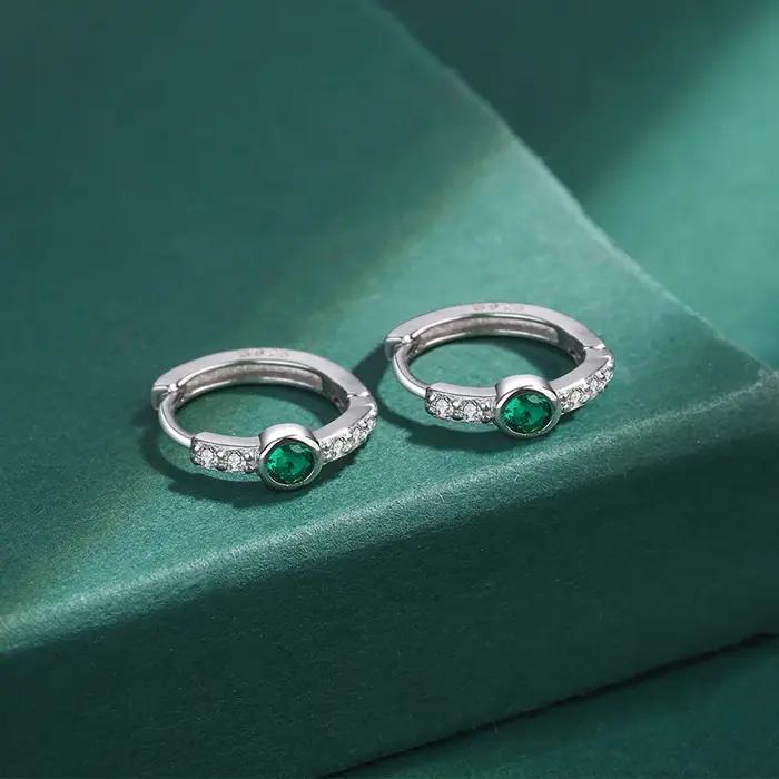 Boucle d'oreille ronde en émeraude pour femme