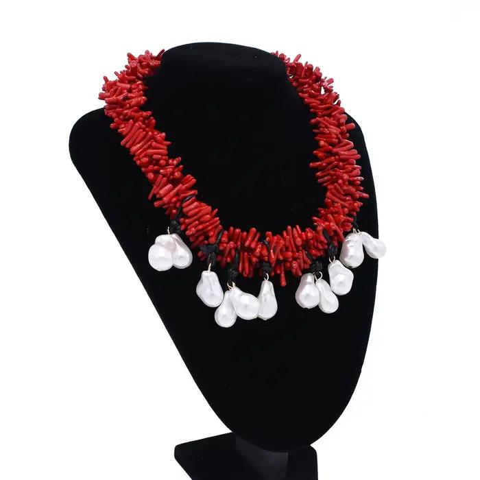 Collier de perles irrégulières en acrylique style romantique ras du cou pour femmes occasions spéciales fantaisie naturelle