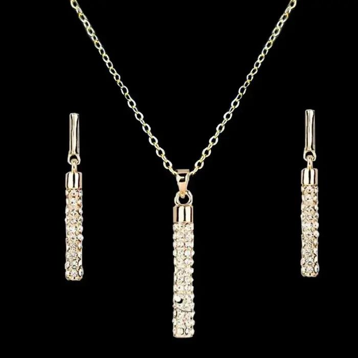 Parure de bijoux élégante pour femme avec collier et boucles d'oreilles ornés de strass, vente en gr