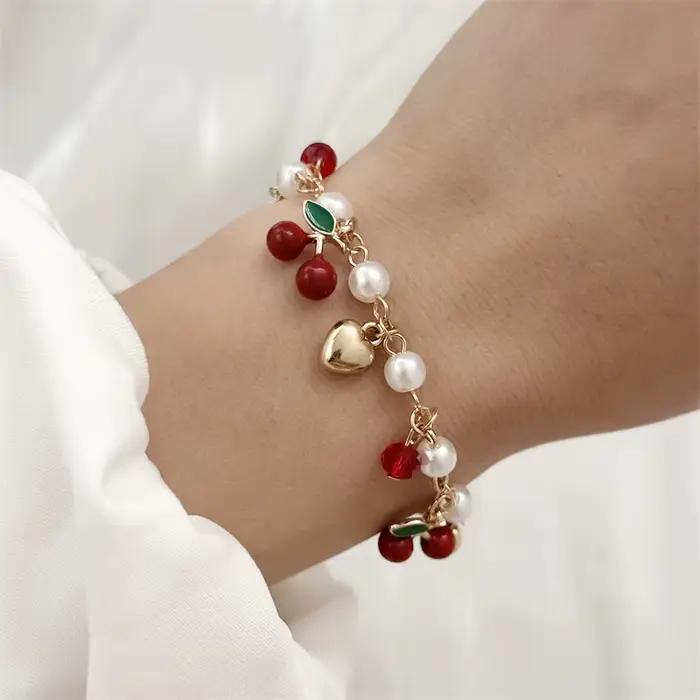 Doux mignon rouge fraise cerise coeur perle bracelet à breloques nouvelle mode Y2K fruits couleur or chaîne bijoux cadeaux de fête 2025