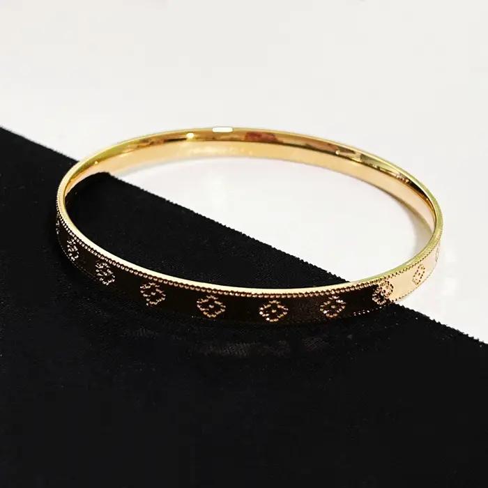 Bracelets en titane pour femmes