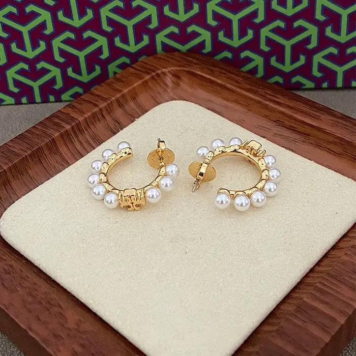 Boucles d'Oreilles en Forme de C Style Rétro Français Perles Incrustées Élégantes Mode Accessoire Femme Occasions Spéciales
