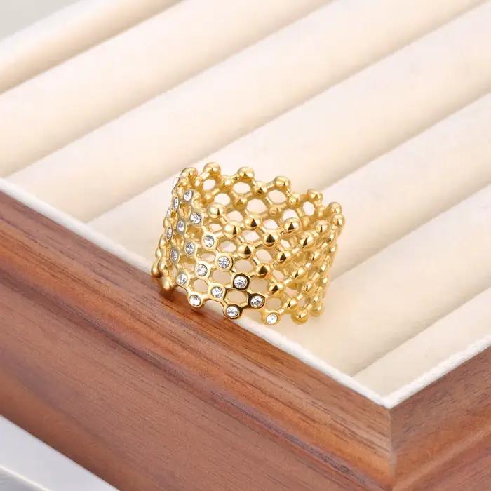Lokaer cubique Zircon CZ pierre cristal large anneau bijoux femmes en acier inoxydable étanche 18K plaqué or bagues de déclaration R24002