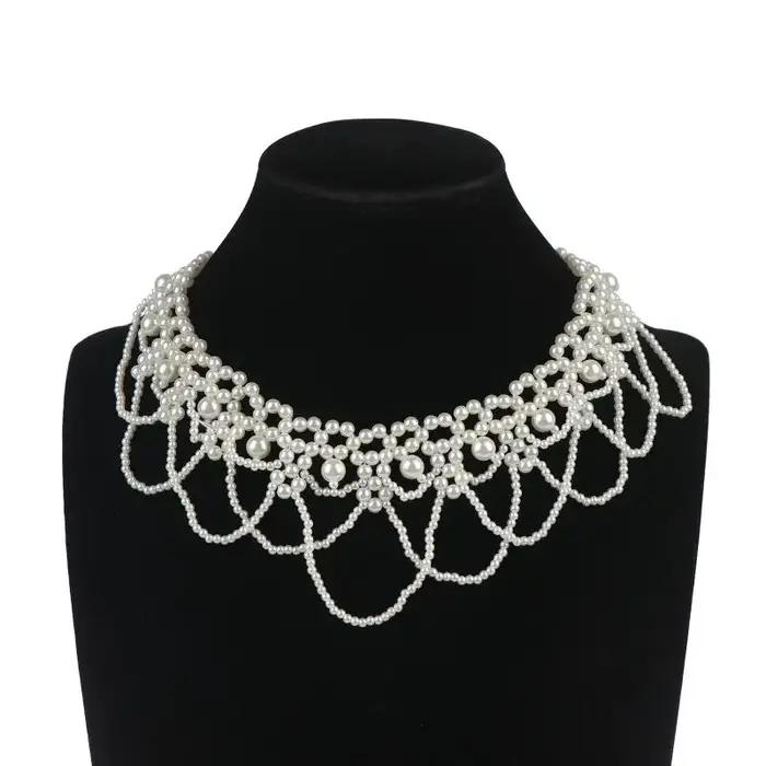 Collier de perles multicouches pour femmes, style bohème, collier ras du cou orné de dentelle perlée