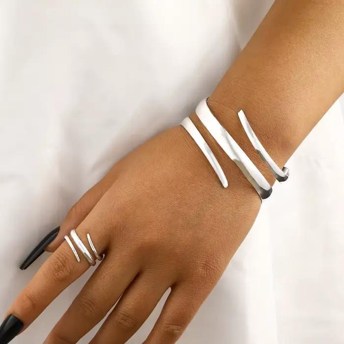 Ensemble de bijoux pour femmes bracelet de manchette géométrique et bagues en alliage de métaux