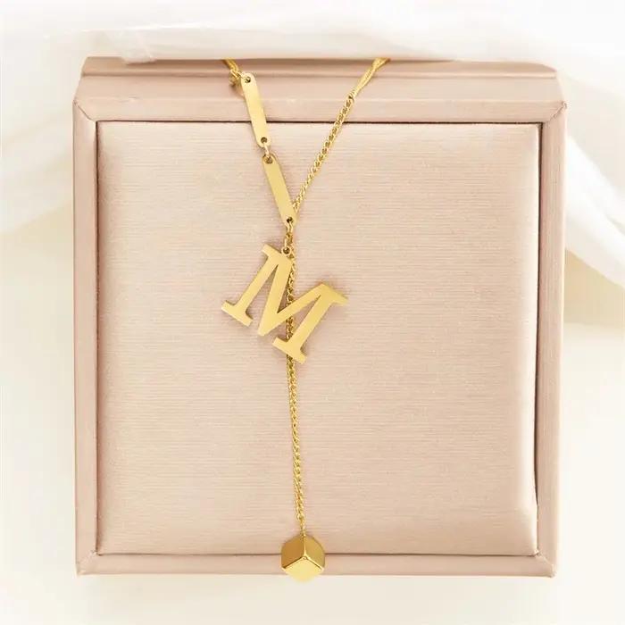 Acier inoxydable Métal 26 Lettres Anglaises Collier pour Femmes Or Document A-Z Initiale Gland Clavicule Tour De Cou Conception Fouet Bijoux