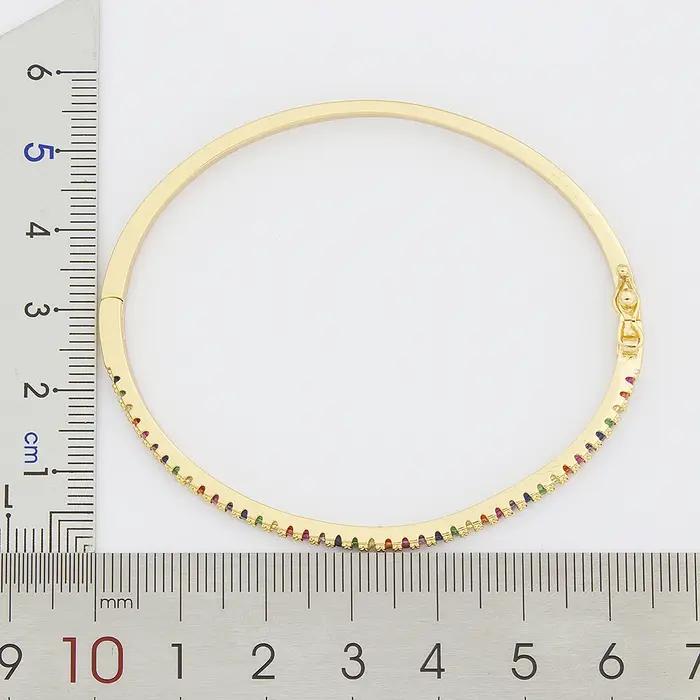 Bracelet arc-en-ciel à breloques en cuivre et zircone