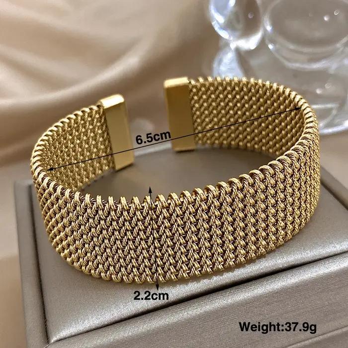 Bracelets dorés vintage en acier inoxydable pour femmes élégantes et tendance cadeaux occasions spéciales