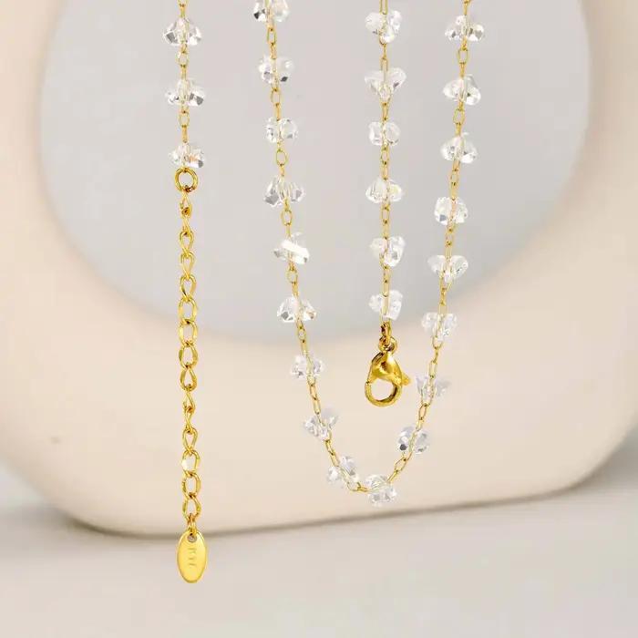 Collier ras du cou délicat à maillons fins pour femmes